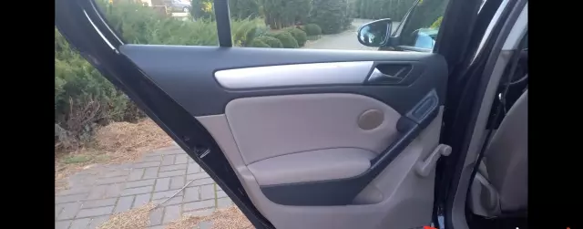 VOLKSWAGEN Golf 1.6 TDI (105 KM)