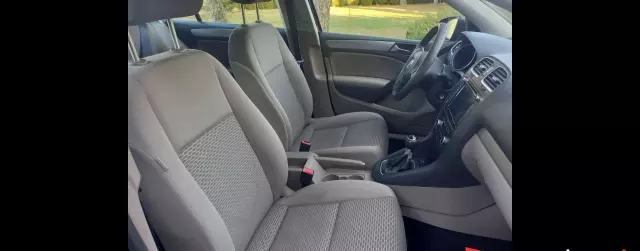 VOLKSWAGEN Golf 1.6 TDI (105 KM)