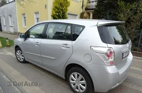 TOYOTA Verso 