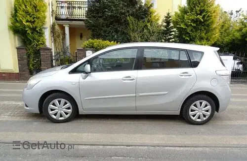TOYOTA Verso 