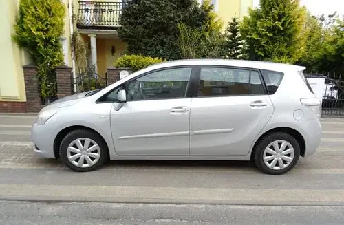 TOYOTA Verso 
