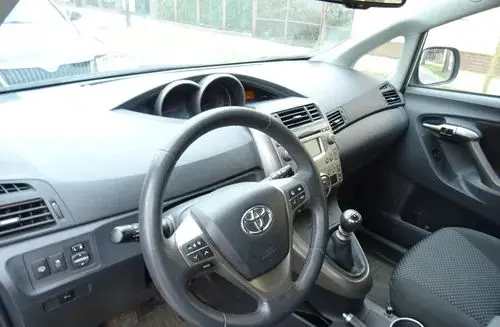 TOYOTA Verso 