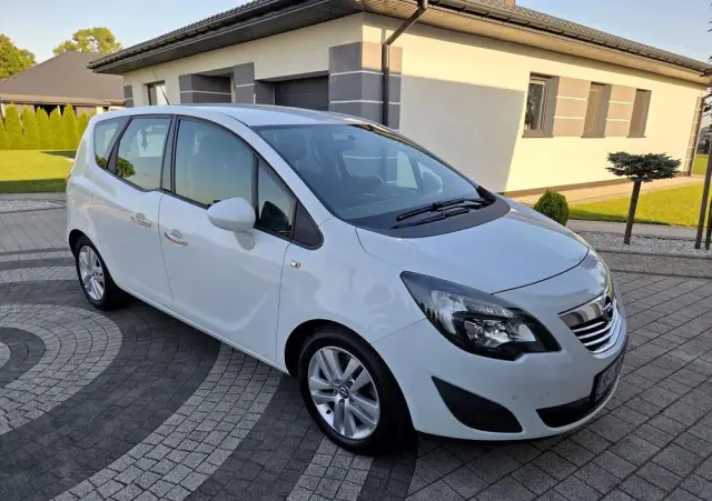 OPEL Meriva 