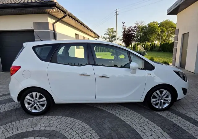 OPEL Meriva 