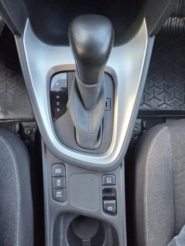 TOYOTA Yaris Cross Comfort e-CVT