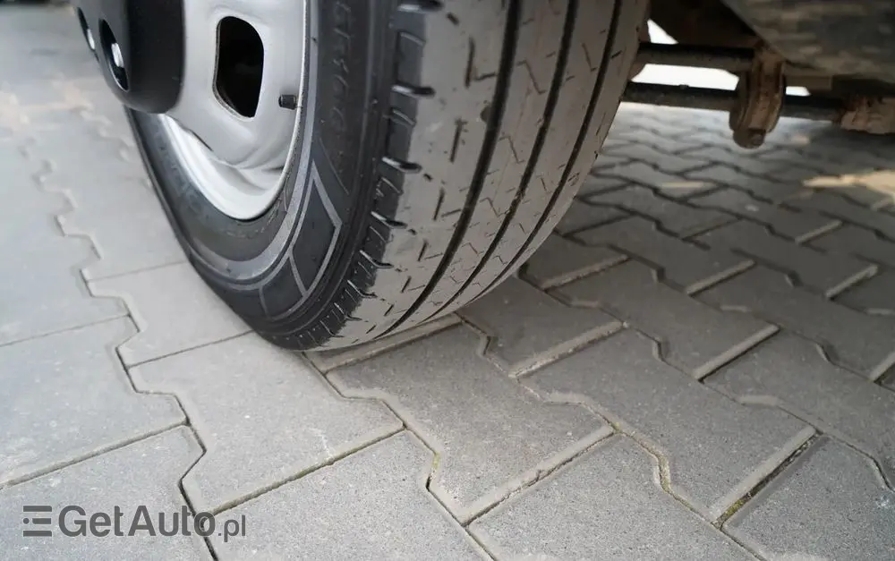 IVECO DAILY 35-130 / WYWROTKA / BRYGADÓWKA - 7 MIEJSC  / BLIŹNIAK / MANUAL / 