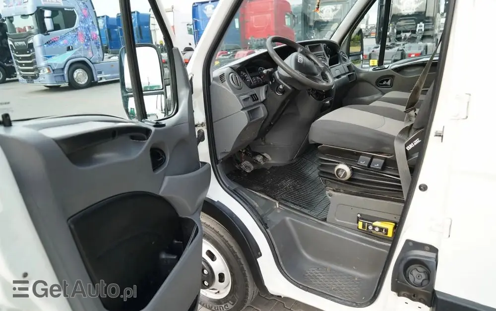 IVECO DAILY 35-130 / WYWROTKA / BRYGADÓWKA - 7 MIEJSC  / BLIŹNIAK / MANUAL / 