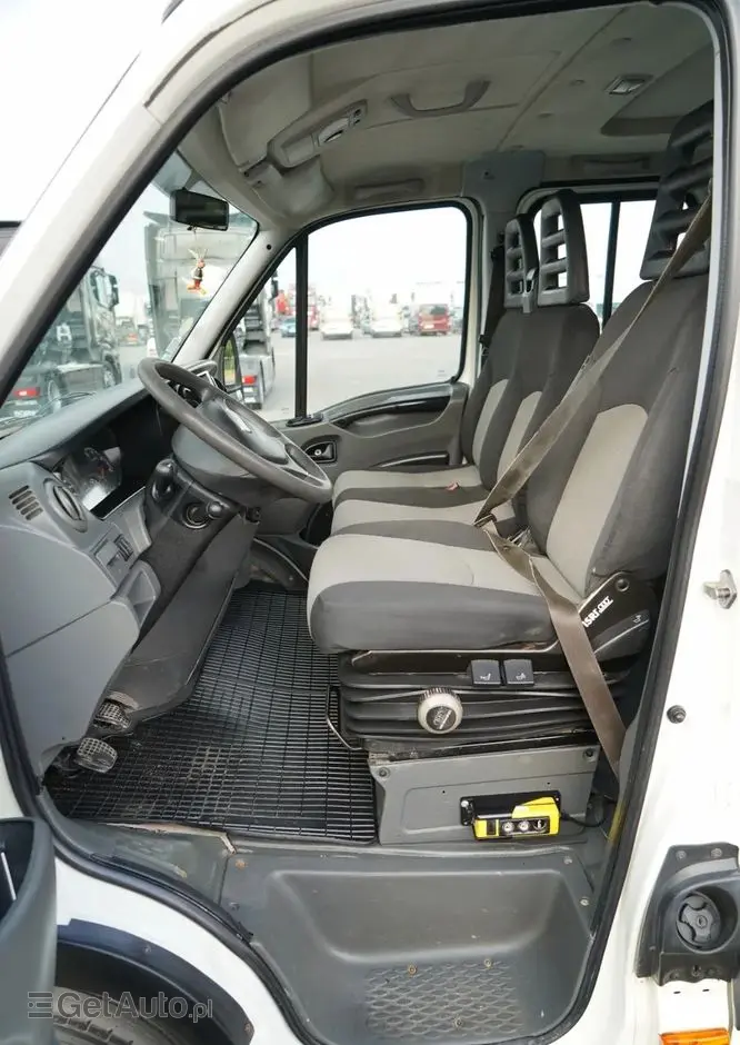 IVECO DAILY 35-130 / WYWROTKA / BRYGADÓWKA - 7 MIEJSC  / BLIŹNIAK / MANUAL / 