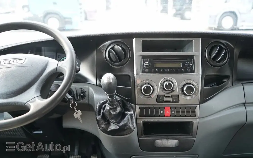 IVECO DAILY 35-130 / WYWROTKA / BRYGADÓWKA - 7 MIEJSC  / BLIŹNIAK / MANUAL / 