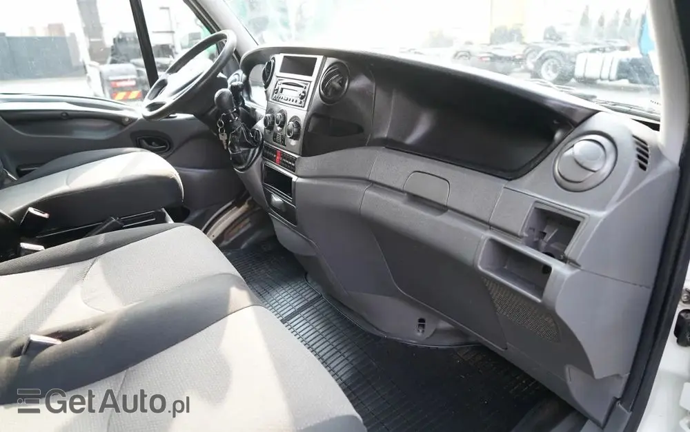 IVECO DAILY 35-130 / WYWROTKA / BRYGADÓWKA - 7 MIEJSC  / BLIŹNIAK / MANUAL / 