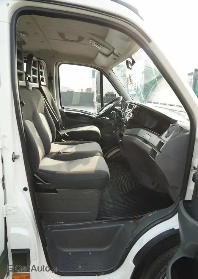 IVECO DAILY 35-130 / WYWROTKA / BRYGADÓWKA - 7 MIEJSC  / BLIŹNIAK / MANUAL / 