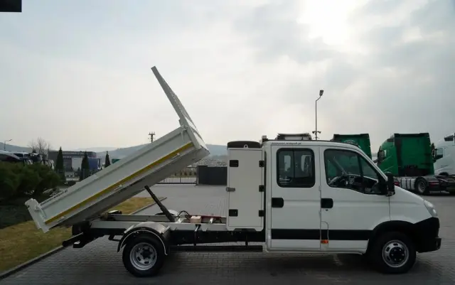 IVECO DAILY 35-130 / WYWROTKA / BRYGADÓWKA - 7 MIEJSC  / BLIŹNIAK / MANUAL / 