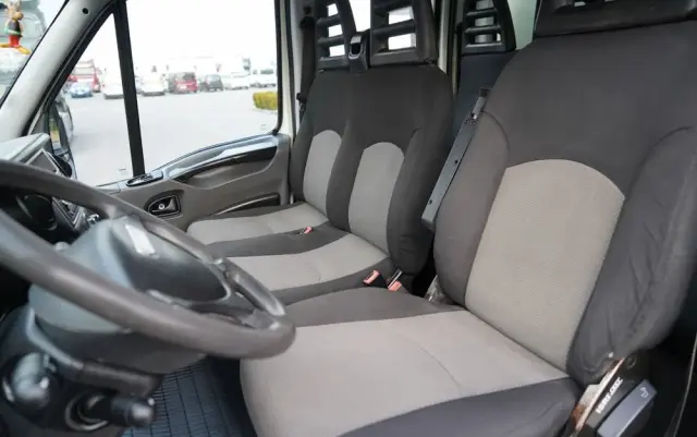 IVECO DAILY 35-130 / WYWROTKA / BRYGADÓWKA - 7 MIEJSC  / BLIŹNIAK / MANUAL / 