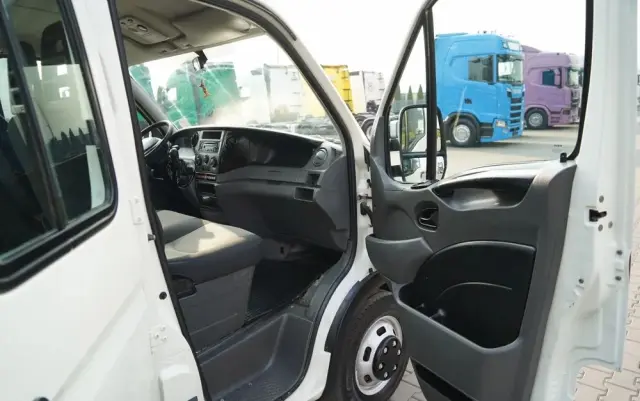 IVECO DAILY 35-130 / WYWROTKA / BRYGADÓWKA - 7 MIEJSC  / BLIŹNIAK / MANUAL / 