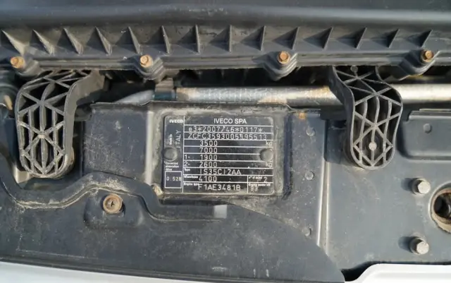 IVECO DAILY 35-130 / WYWROTKA / BRYGADÓWKA - 7 MIEJSC  / BLIŹNIAK / MANUAL / 