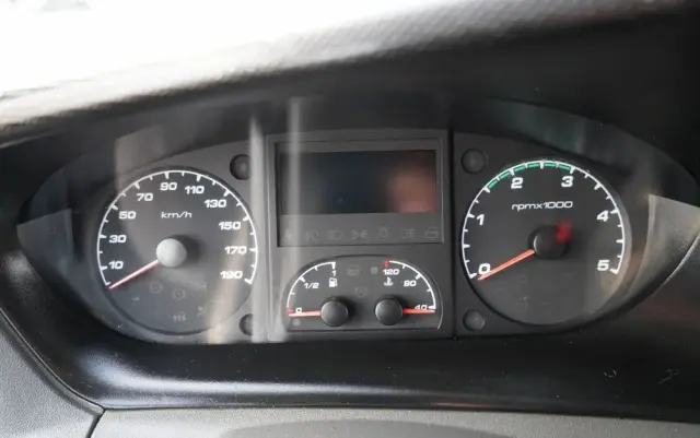 IVECO DAILY 35-130 / WYWROTKA / BRYGADÓWKA - 7 MIEJSC  / BLIŹNIAK / MANUAL / 