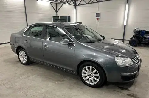 VOLKSWAGEN Jetta 