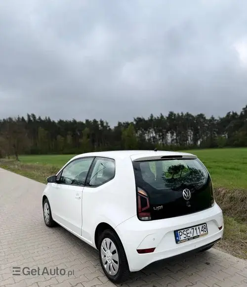 VOLKSWAGEN Up! 