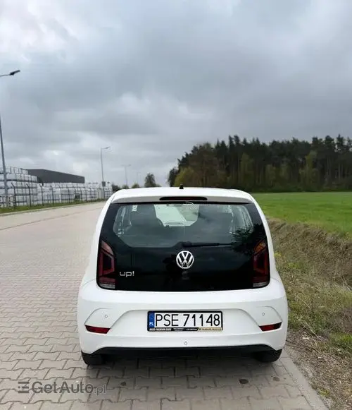 VOLKSWAGEN Up! 