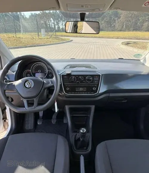 VOLKSWAGEN Up! 