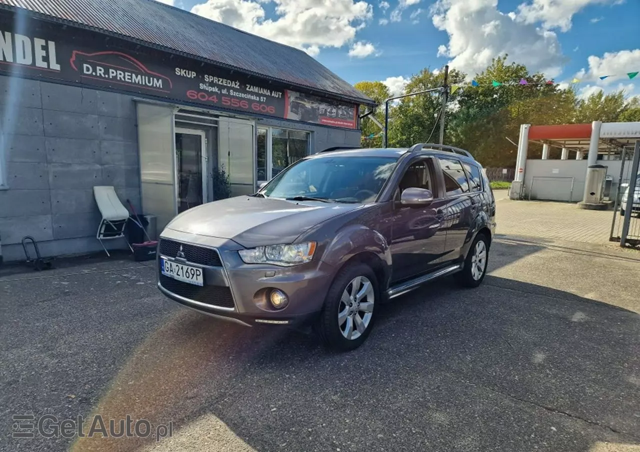 MITSUBISHI Outlander 2.4 Instyle NAVI EU5 CVT
