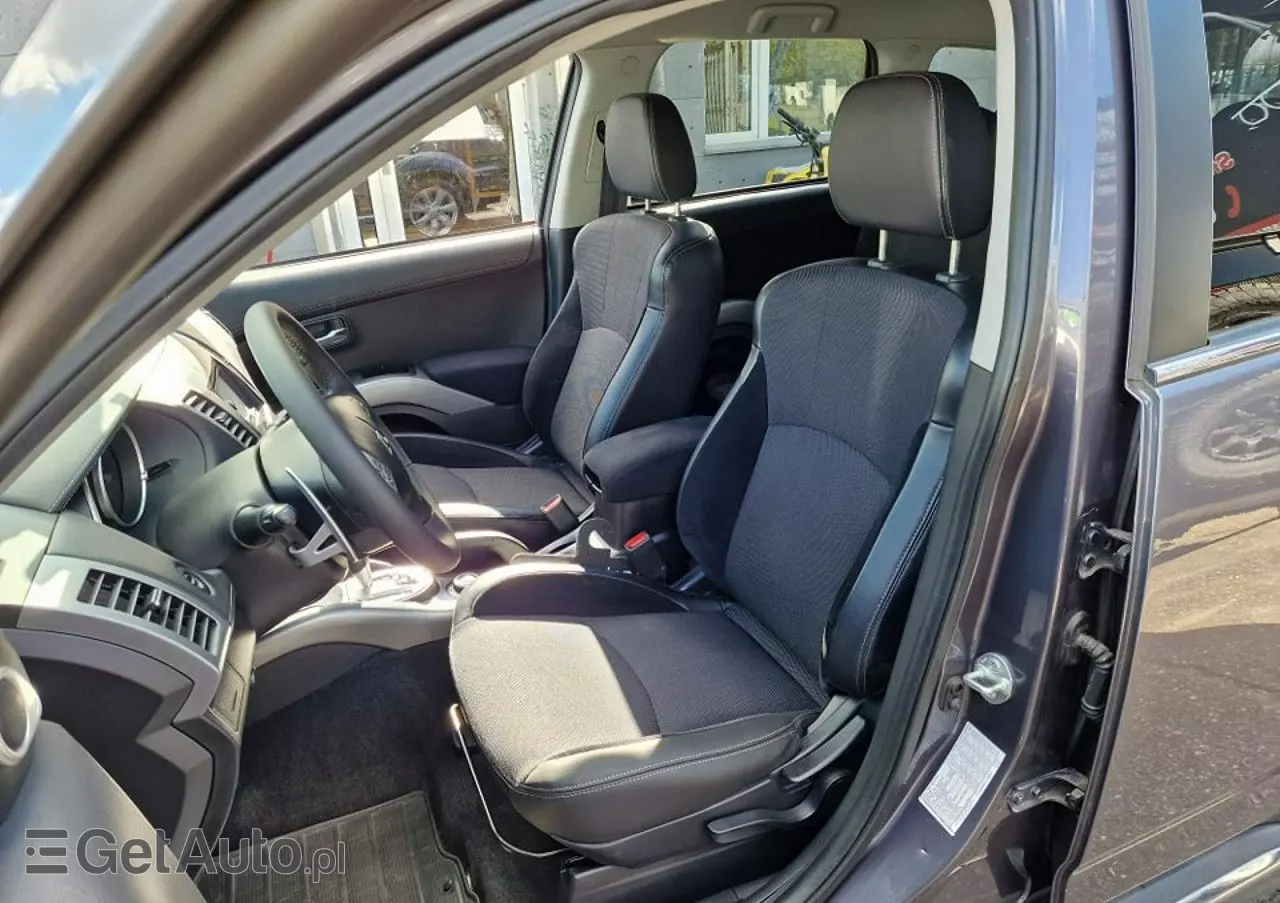MITSUBISHI Outlander 2.4 Instyle NAVI EU5 CVT
