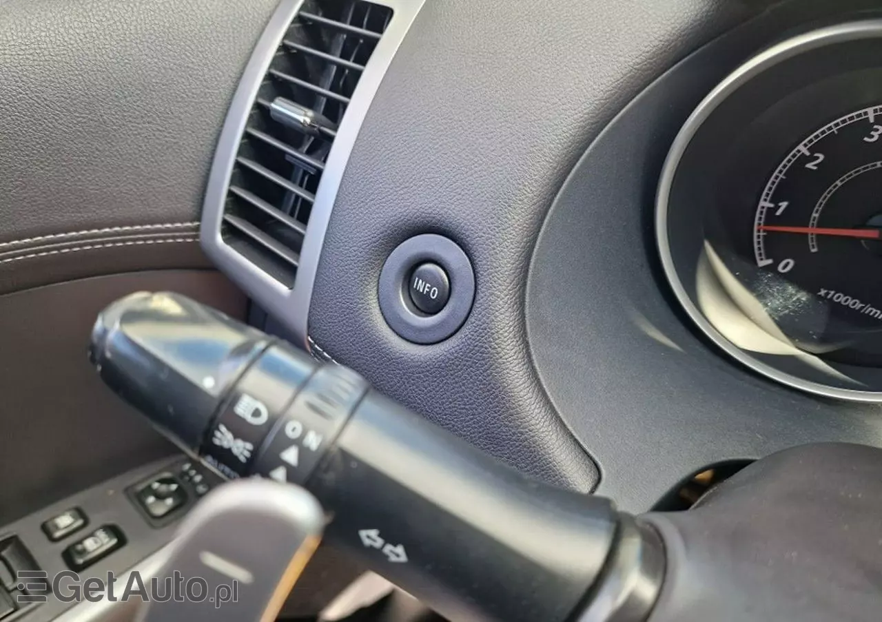 MITSUBISHI Outlander 2.4 Instyle NAVI EU5 CVT