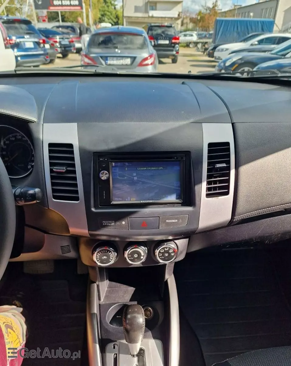 MITSUBISHI Outlander 2.4 Instyle NAVI EU5 CVT