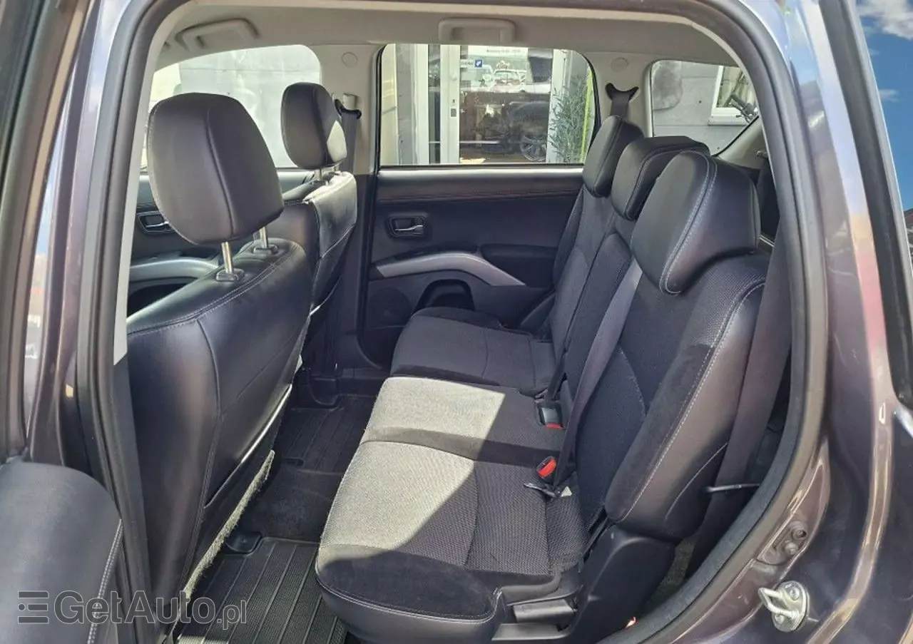 MITSUBISHI Outlander 2.4 Instyle NAVI EU5 CVT