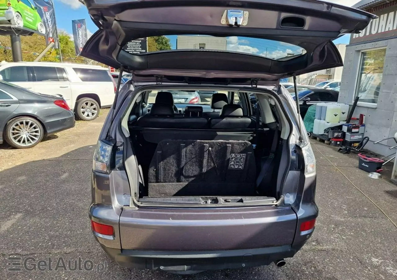 MITSUBISHI Outlander 2.4 Instyle NAVI EU5 CVT