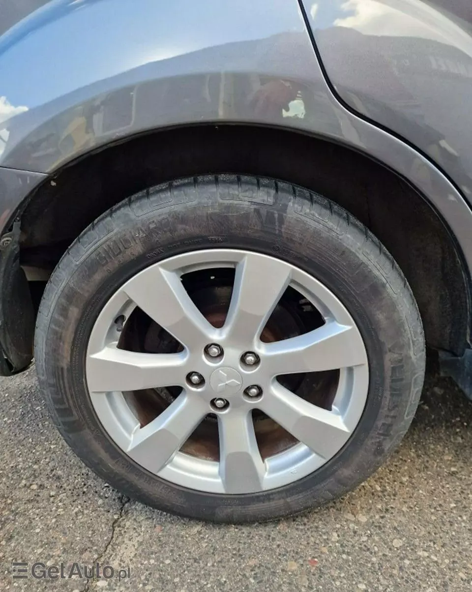 MITSUBISHI Outlander 2.4 Instyle NAVI EU5 CVT