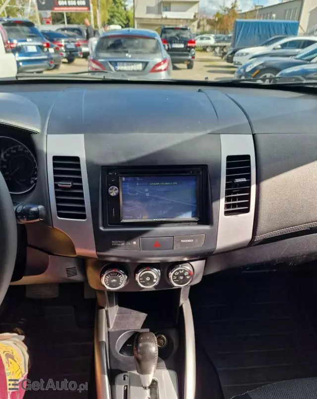 MITSUBISHI Outlander 2.4 Instyle NAVI EU5 CVT
