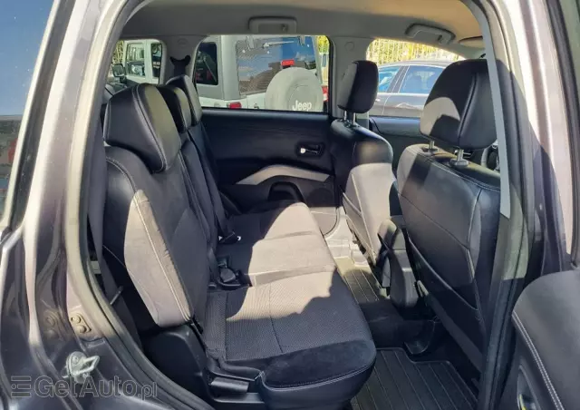 MITSUBISHI Outlander 2.4 Instyle NAVI EU5 CVT