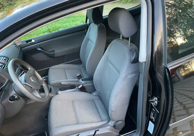 VOLKSWAGEN Golf V 1.4 Entry