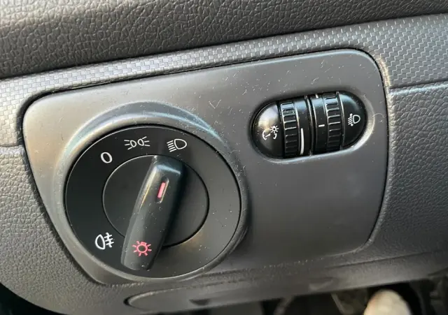 VOLKSWAGEN Golf V 1.4 Entry