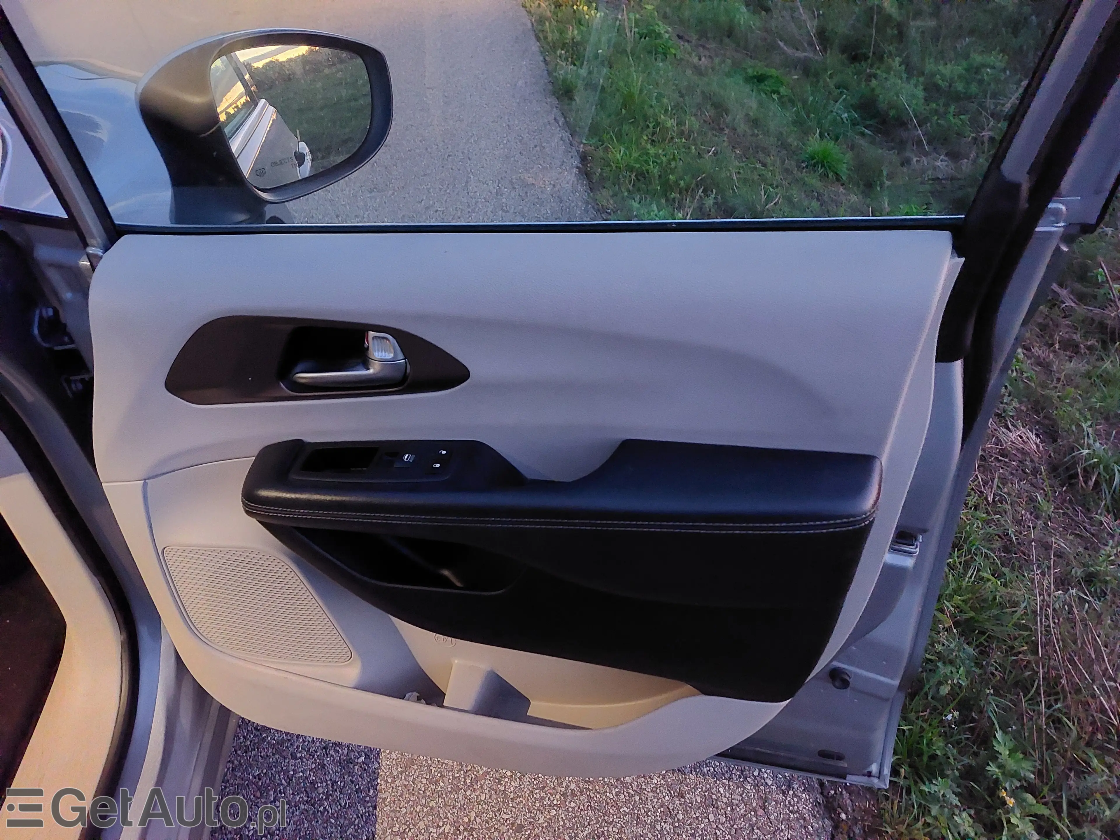 CHRYSLER VOYAGER PACIFICA 