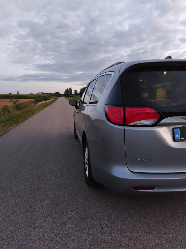 CHRYSLER VOYAGER PACIFICA 