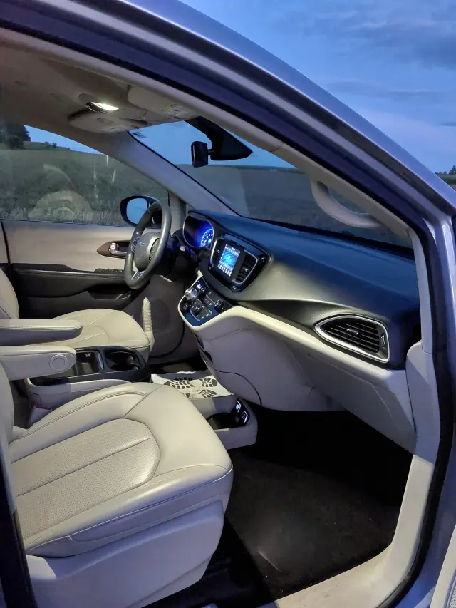 CHRYSLER VOYAGER PACIFICA 