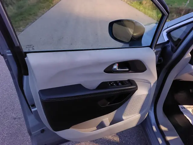 CHRYSLER VOYAGER PACIFICA 