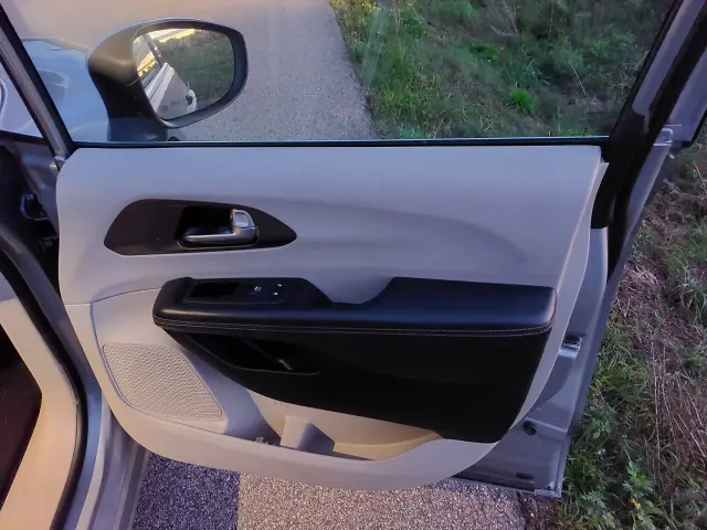 CHRYSLER VOYAGER PACIFICA 