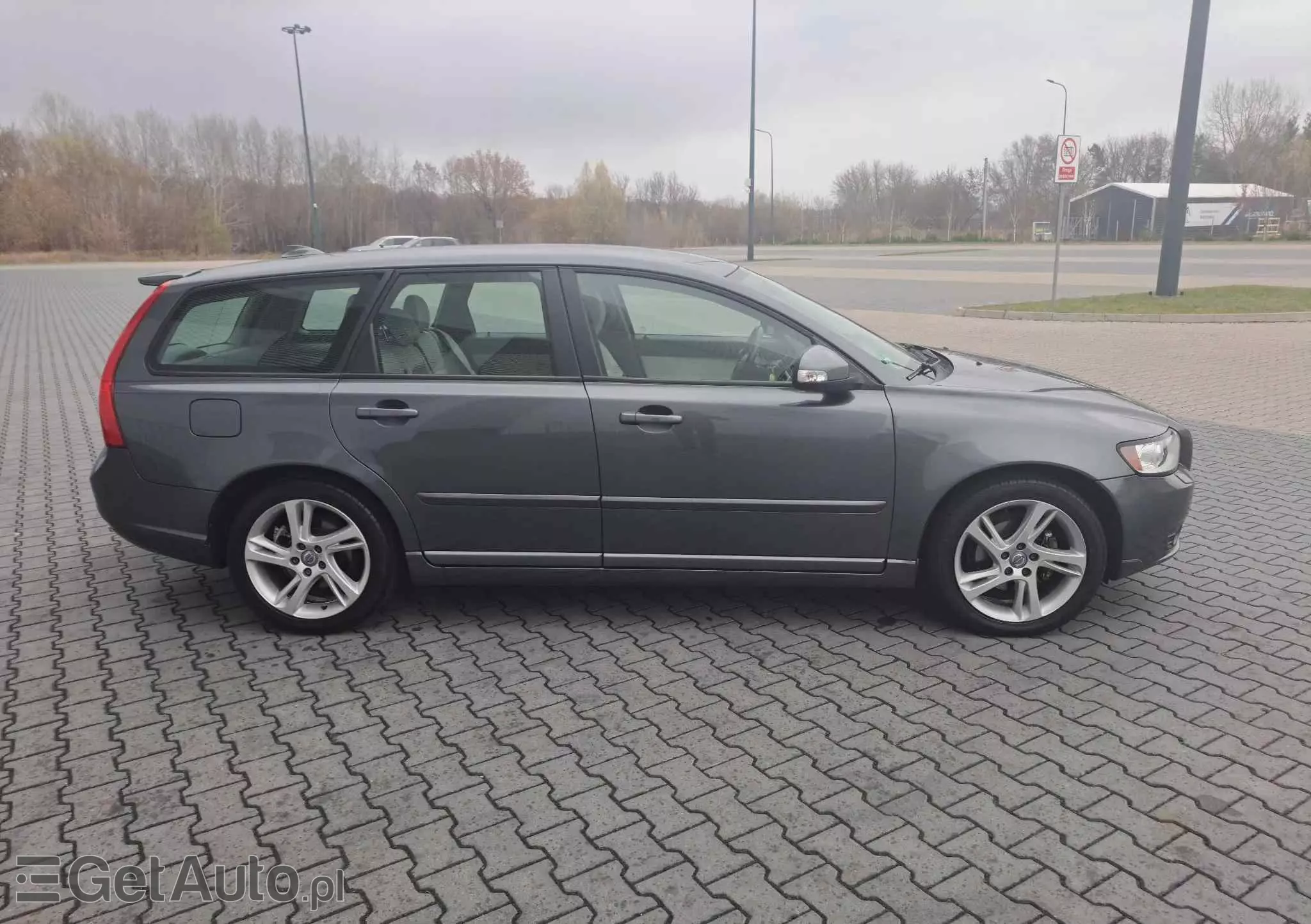 VOLVO V50 D2 Summum