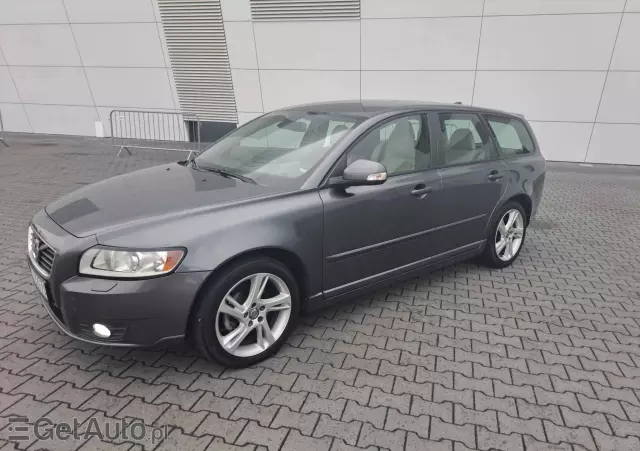 VOLVO V50 D2 Summum