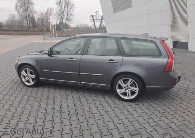 VOLVO V50 D2 Summum