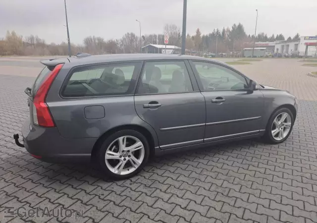 VOLVO V50 D2 Summum