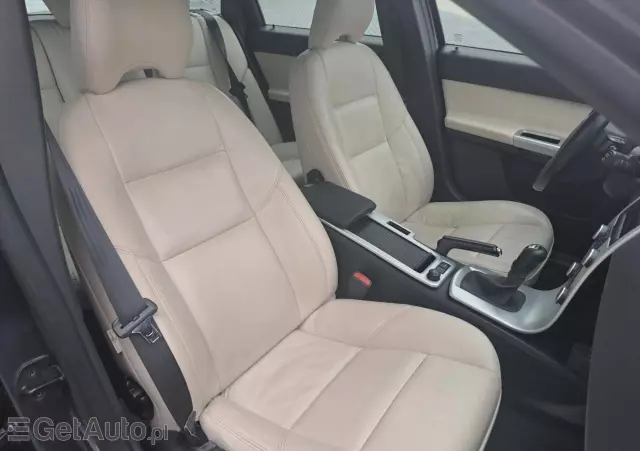 VOLVO V50 D2 Summum