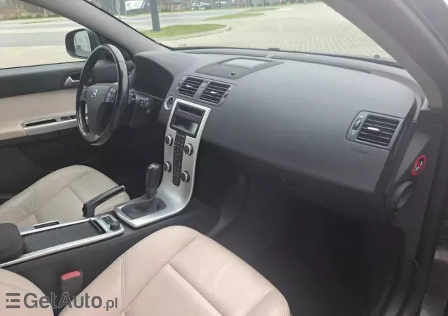 VOLVO V50 D2 Summum
