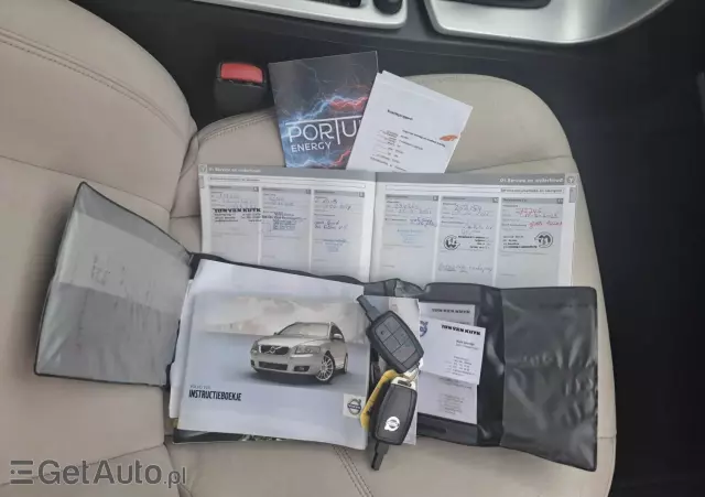 VOLVO V50 D2 Summum
