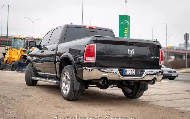 RAM 1500 Crew Cab Laramie