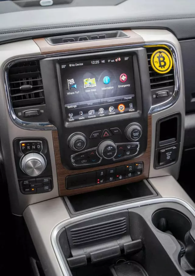 RAM 1500 Crew Cab Laramie