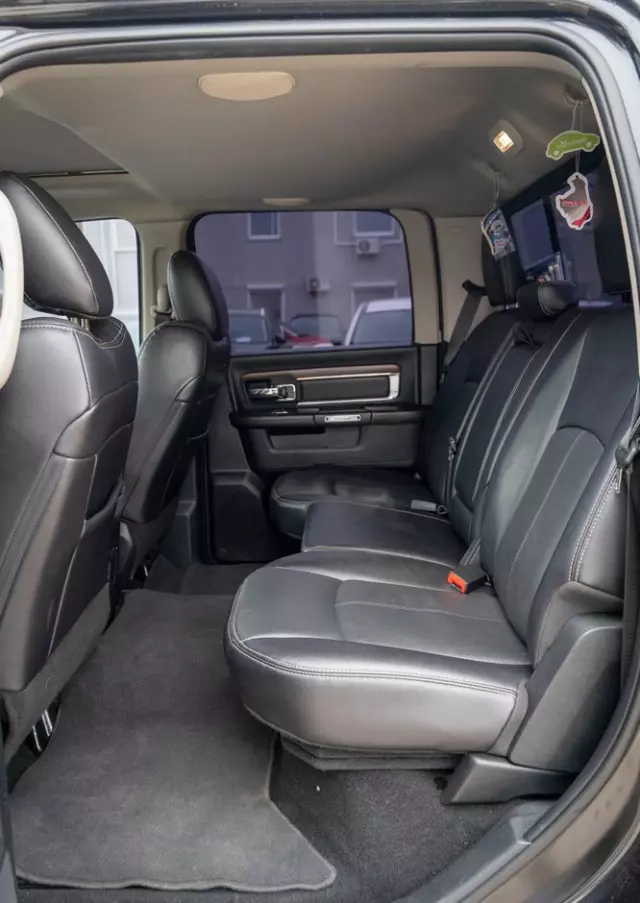 RAM 1500 Crew Cab Laramie